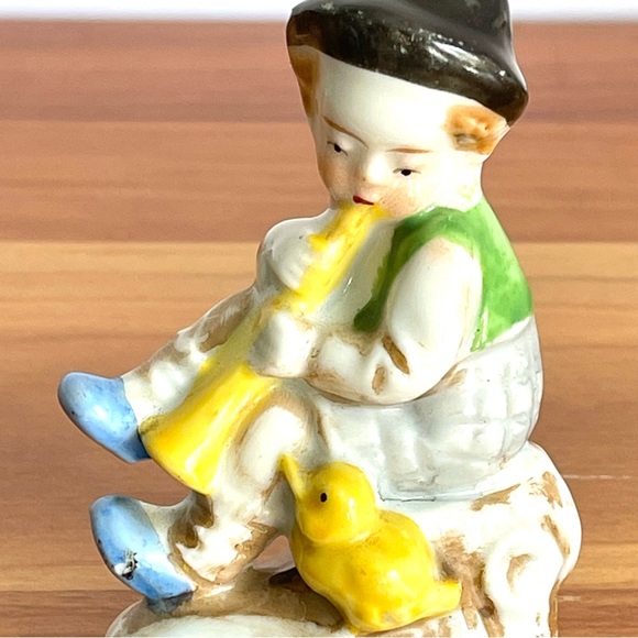 Vintage Figurine Made in Japan Little Boy Blowing Horn With Duckling - Picture 6 of 10